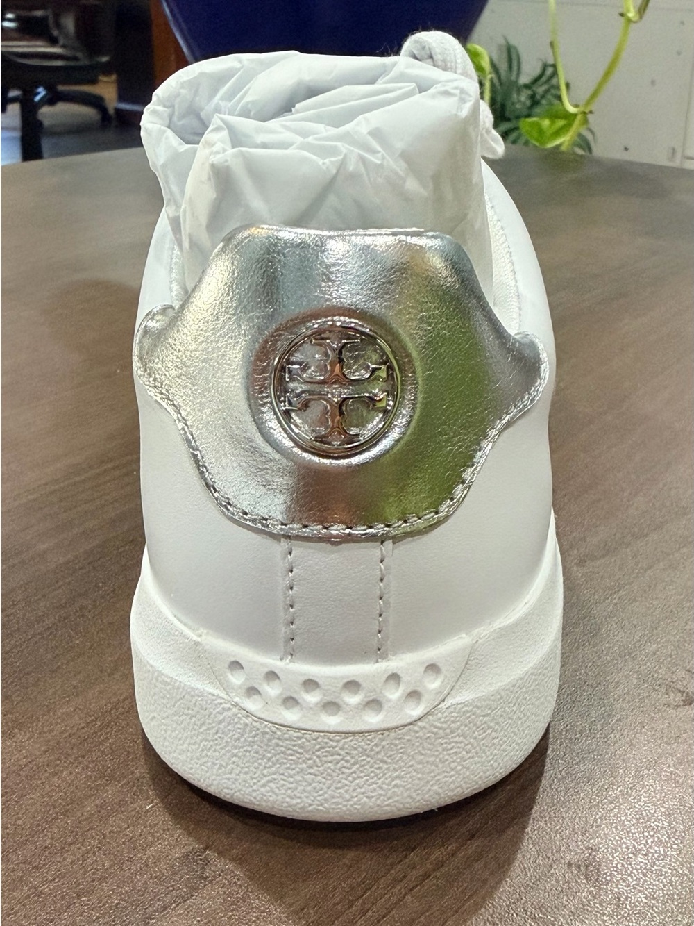 Tory Burch Howell Court Leather Tennis Shoe - Titanium White / Silver - Picture 5 of 7